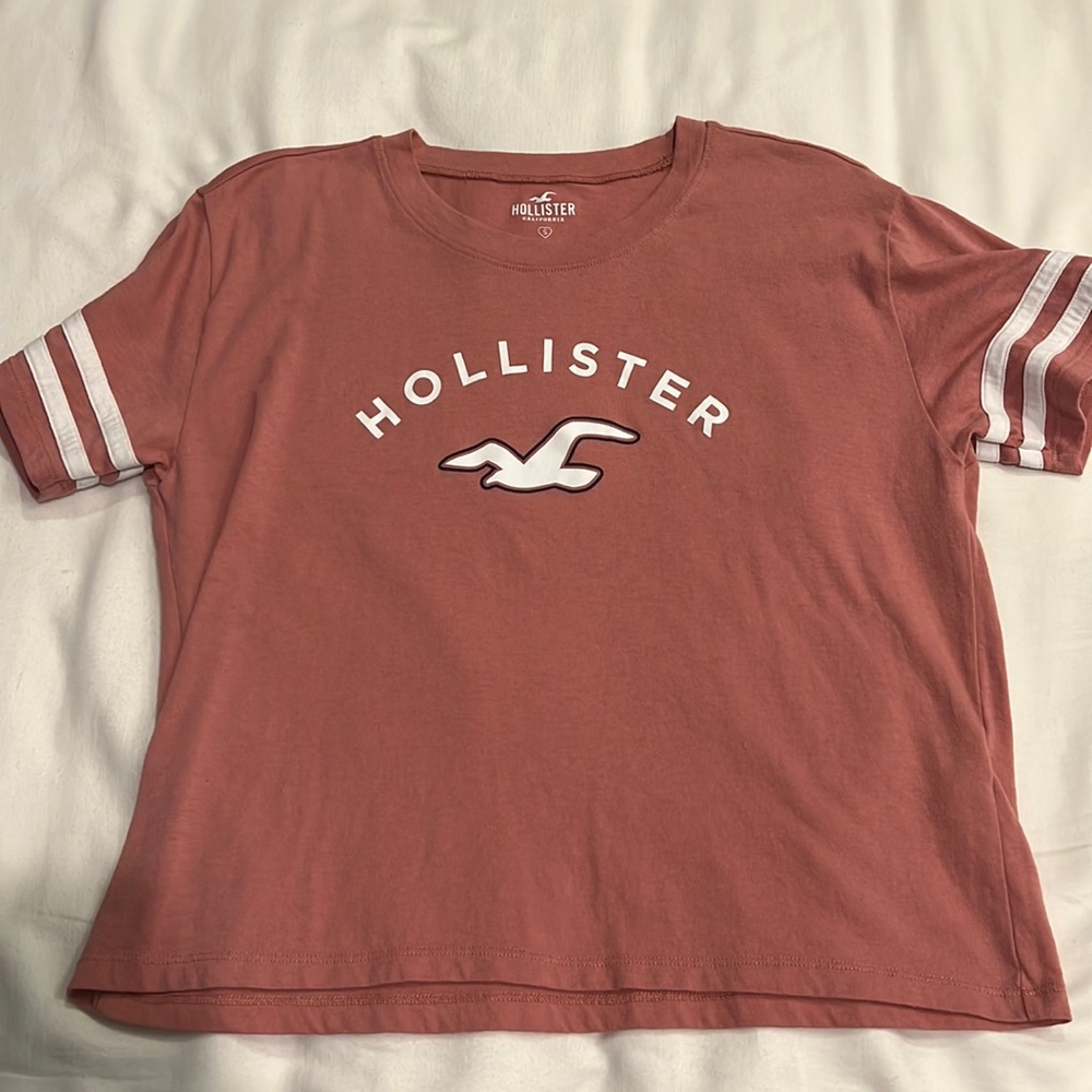 Hollister pink tee